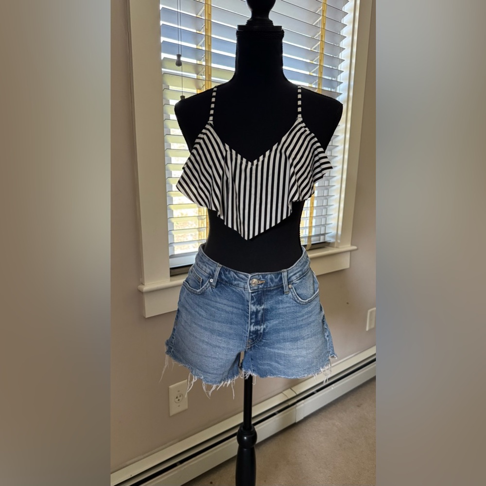 H&M bundle of 2 denim shorts and bikini top size 8‎
